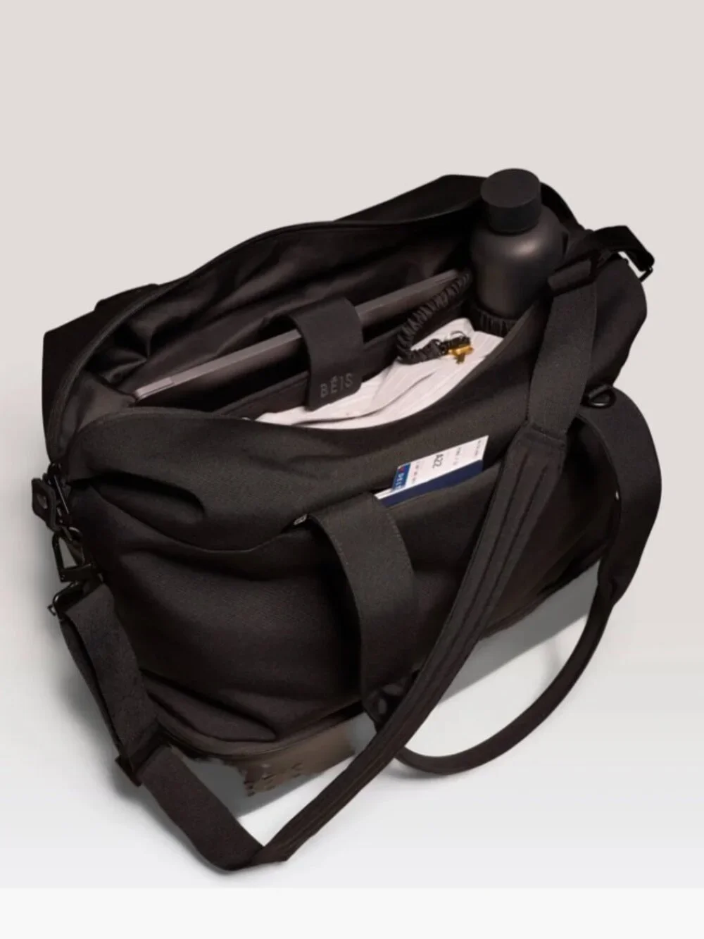 BÉIS Weekender and bonus Dopp Kit - new without tags